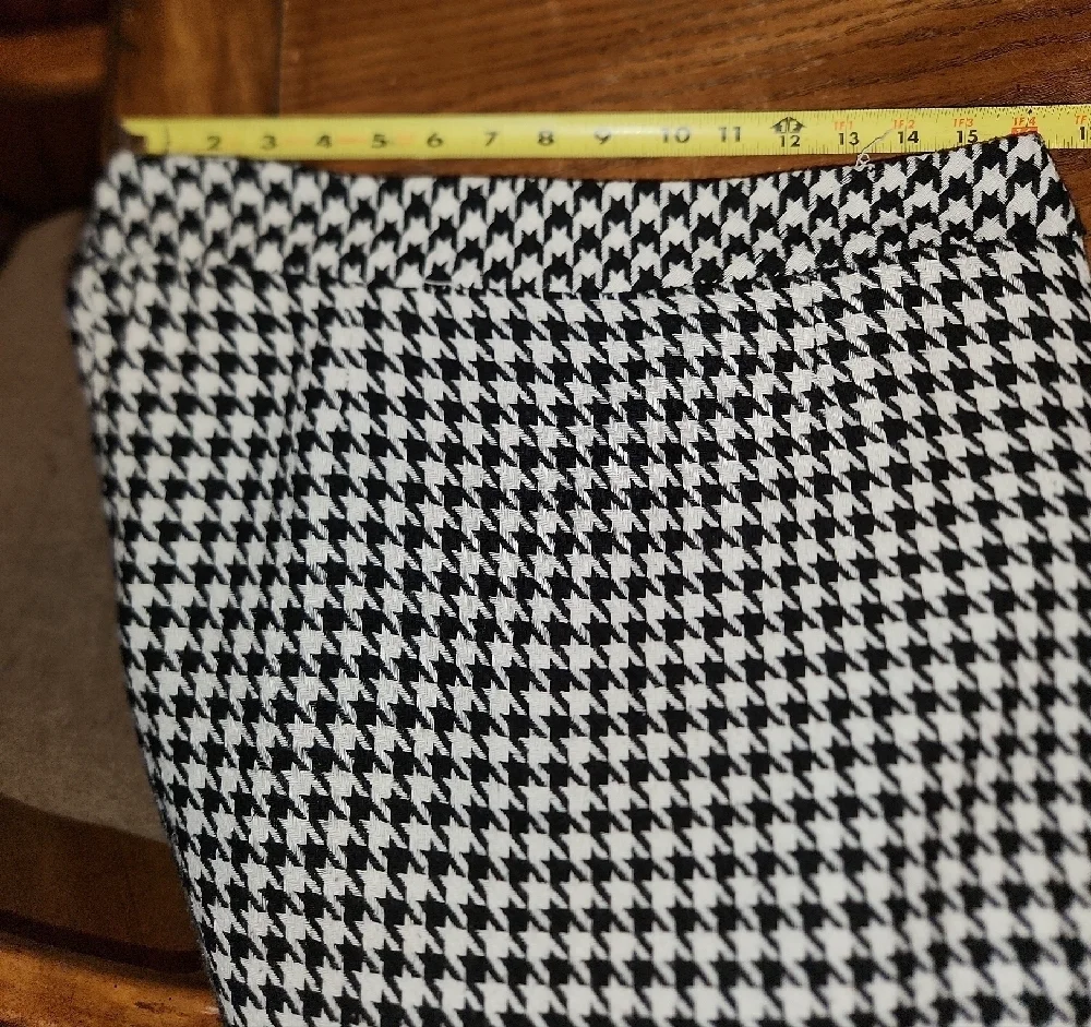 Chadwicks Black and White Houndstooth Pencil Skirt